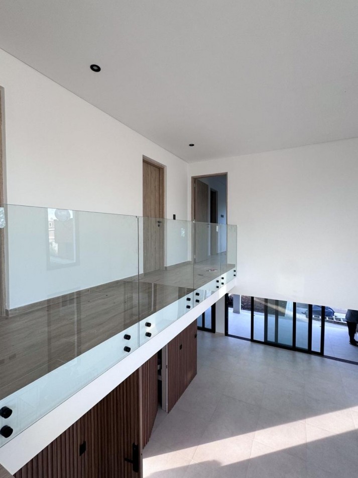 Casa minimalista 4 amb a Estrenar en Banco Provincia ‼️