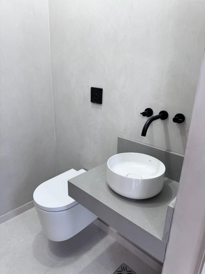 Casa minimalista 4 amb a Estrenar en Banco Provincia ‼️
