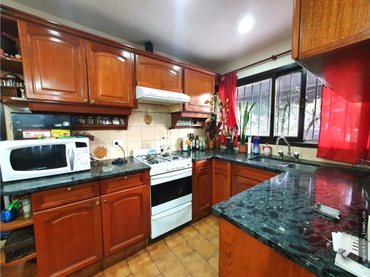 Besares 584 ‼ Chalet 5 ambientes... acepta Permutas 