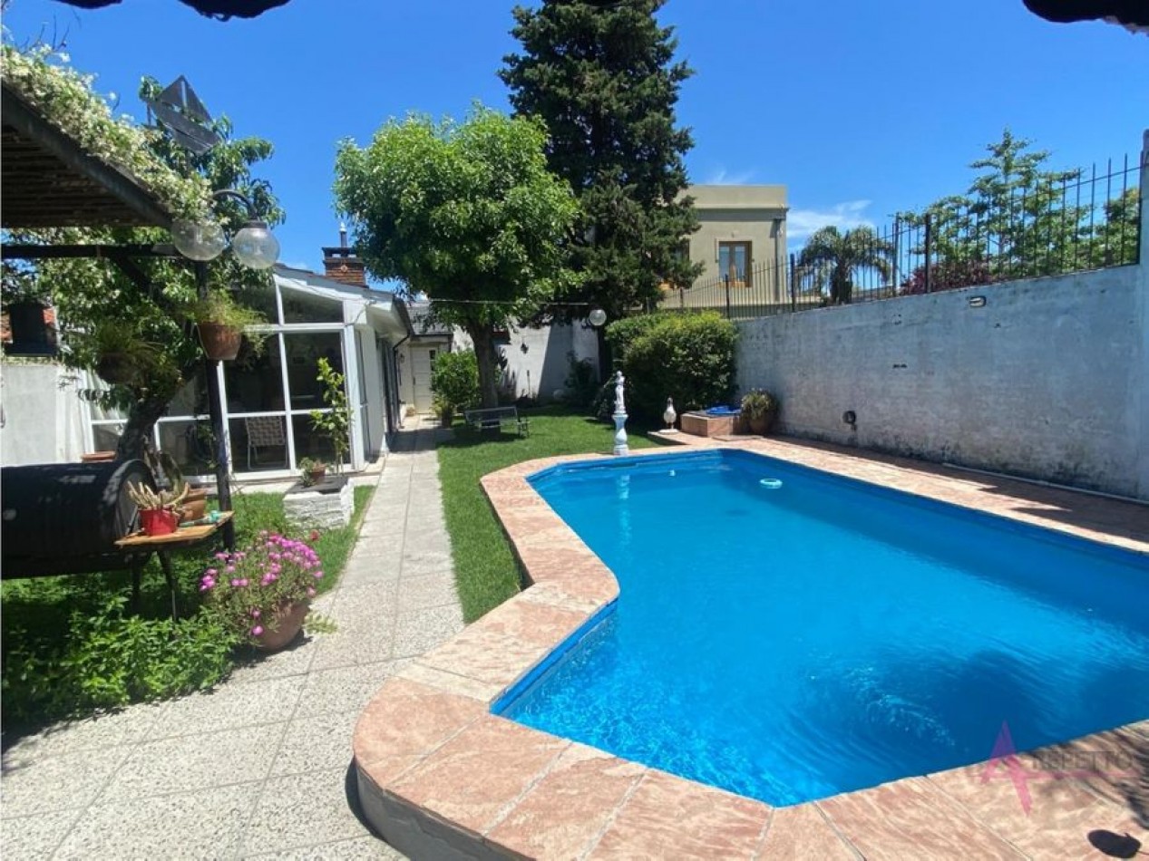 Besares 584 ‼ Chalet 5 ambientes... acepta Permutas 