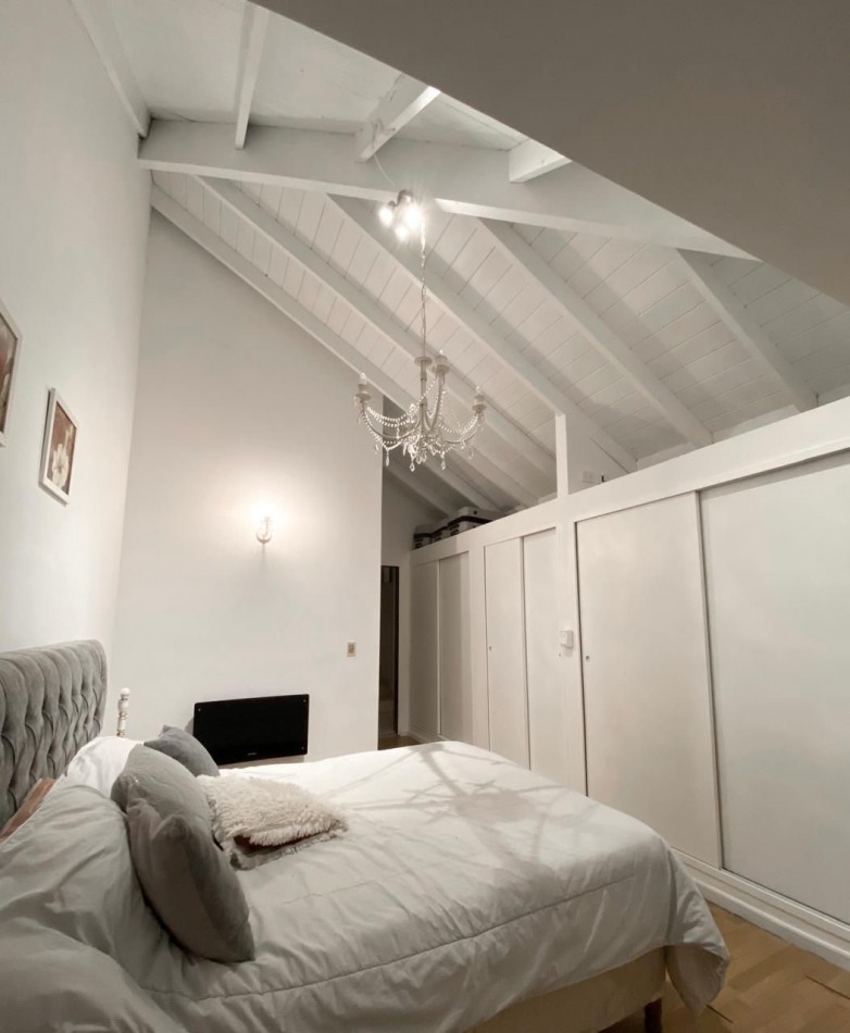 Casa en Venta en Castelar sobre Av. Sarmiento 1667- 4 ambientes! Permuta!