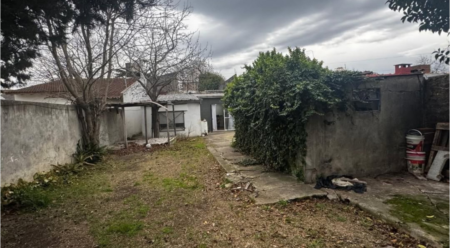 Casa americana 3 ambientes ! Lote de 10 x 37 