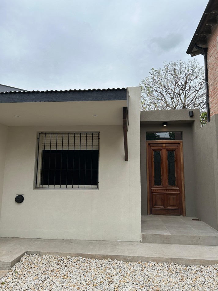 Casa 4 ambientes ! A nuevo ! Apta credito 