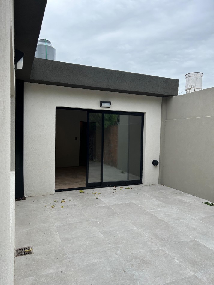 Casa 4 ambientes ! A nuevo ! Apta credito 