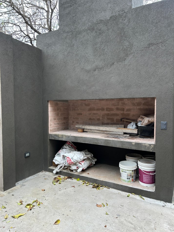 Casa 4 ambientes ! A nuevo ! Apta credito 