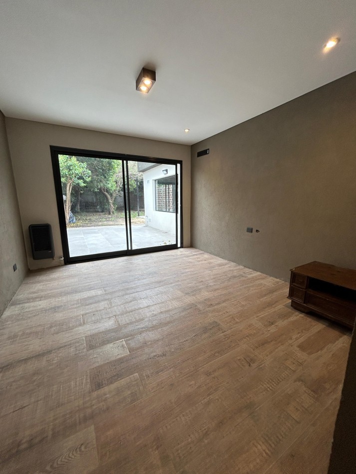Casa 4 ambientes ! A nuevo ! Apta credito 
