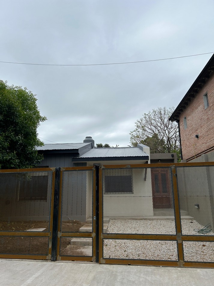 Casa 4 ambientes ! A nuevo ! Apta credito 